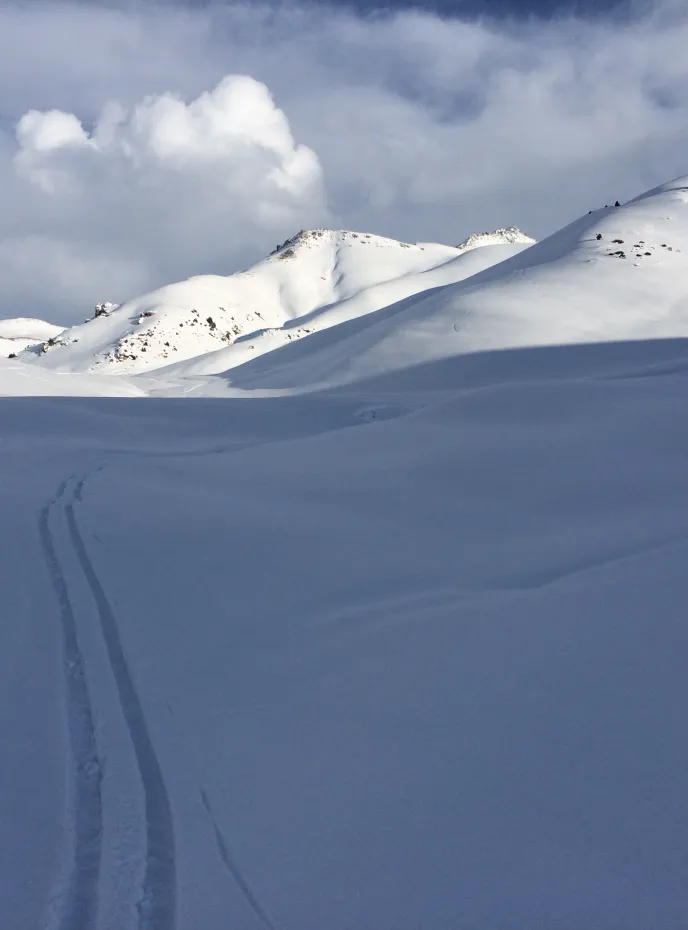 
            Ski de rando à Karakol, puis route vers Jergalan
      