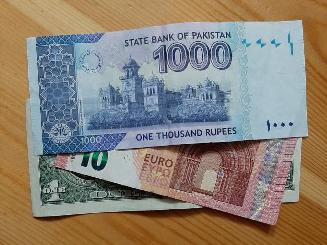 <span>Money exchange in Pakistan</span>
